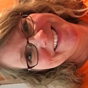 Meet your Posher, Debbie